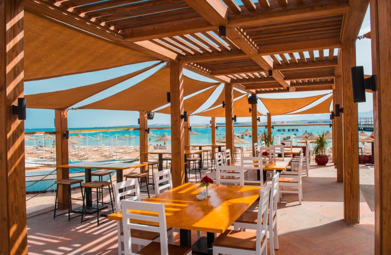Pyramisa Beach Resort Sahl Hasheesh Hurghada Buitenkant foto The beach club at the Hilton Sharm El Sheikh