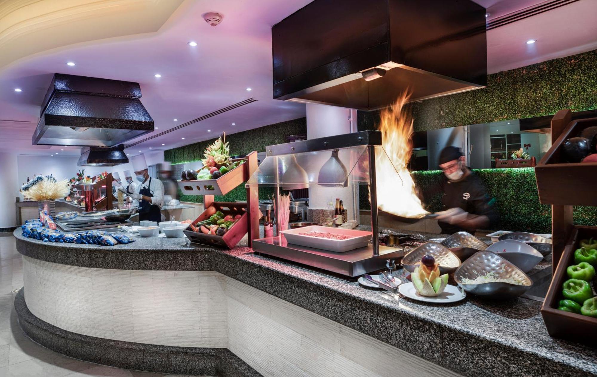 Pyramisa Beach Resort Sahl Hasheesh Hurghada Buitenkant foto Live kitchen